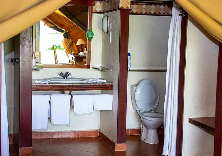 sweetwaters serena camp amenities 1